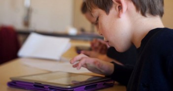 Study finds parental monitoring of children’s media use is beneficial
