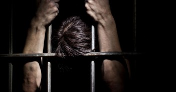 Youth with parents, household members in prison more likely to have first baby before marriage