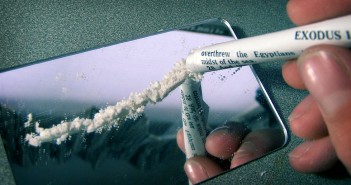 Cocaine users make riskier decisions after losing a gamble