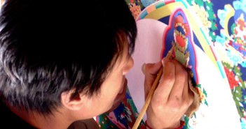Narcissistic artists sell more art — for more money