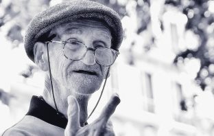 Tablet devices show promise in managing agitation among patients with dementia