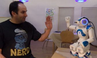 Gestures improve communication — even with robots