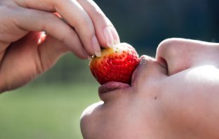 Focusing on pleasure of eating makes people choose smaller portions