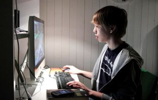 Kids and screen time: Signs your child might be addicted