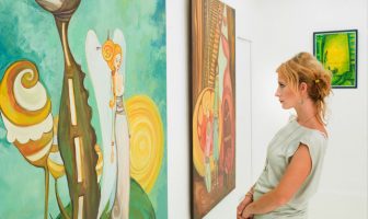 Scientist explains prestige-biased learning — and why even art experts can’t always grasp art