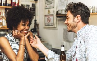 Study finds sexual priming encourages deceptive self-presentation during encounters with potential partners