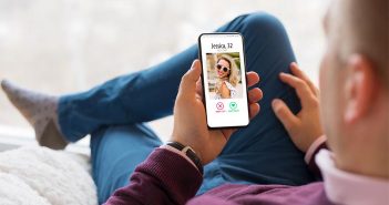 Men on Tinder do not appear to be intimidated by highly educated women, according to new research