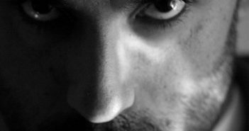 Narcissistic rivalry indirectly linked to support for radical right populism, according to new psychology study
